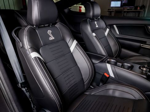 Used 2022 Ford Mustang Shelby GT500 w/ Technology Package image 19