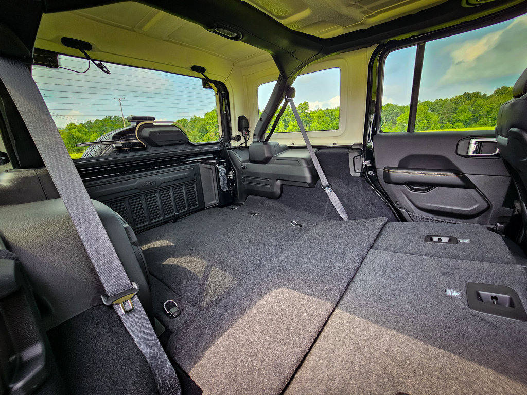 New 2026 Jeep Wrangler Unlimited Sahara AWD/4WD image 38
