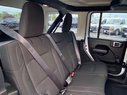 Used 2022 Jeep Wrangler Unlimited Sport AWD/4WD image 23