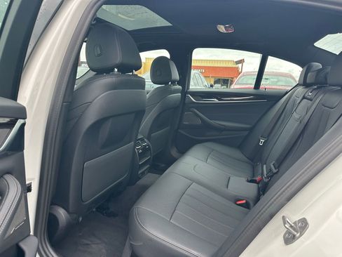 Used 2023 BMW 530i w/ M Sport Package image 6