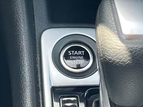 Used 2025 Nissan Sentra SV FWD image 23