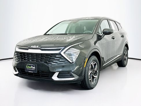 Used 2024 Kia Sportage LX image 3