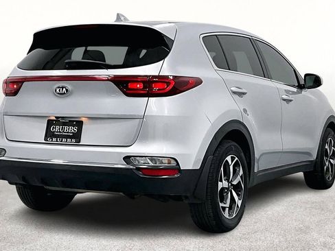 Used 2021 Kia Sportage LX image 2