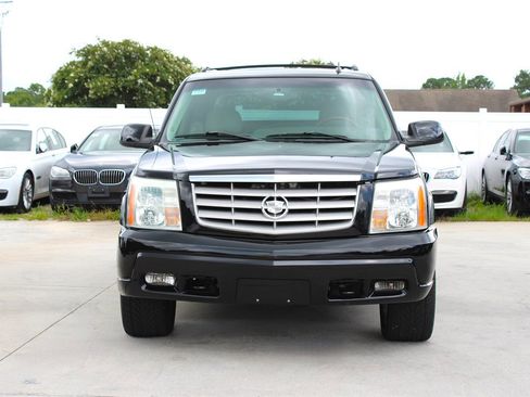 Used 2006 Cadillac Escalade EXT image 2