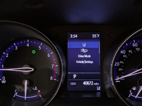 Used 2020 Toyota C-HR LE image 25