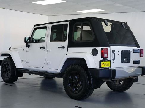 Used 2013 Jeep Wrangler Unlimited Sahara image 5