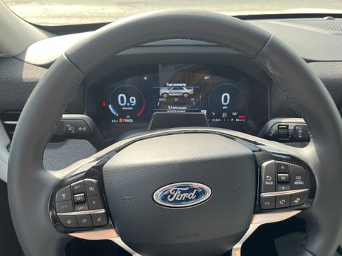 New 2026 Ford Explorer Platinum image 19