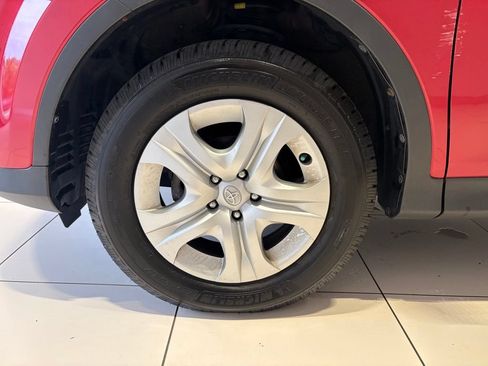 Used 2015 Toyota RAV4 LE AWD/4WD image 10