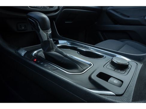 Used 2021 Chevrolet Traverse LT image 26