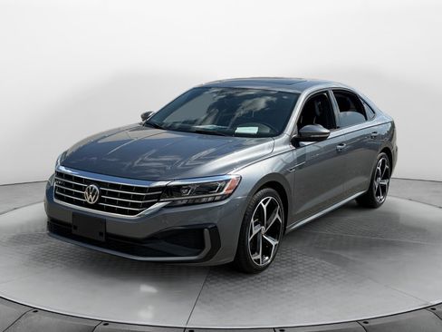 Used 2021 Volkswagen Passat 2.0T R-Line FWD image 3