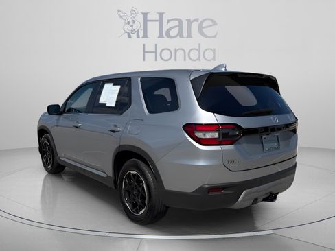 Certified 2025 Honda Pilot EX-L image 3