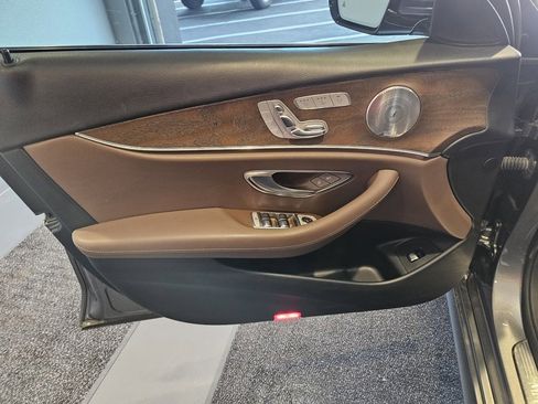 Used 2017 Mercedes-Benz E 300 image 14