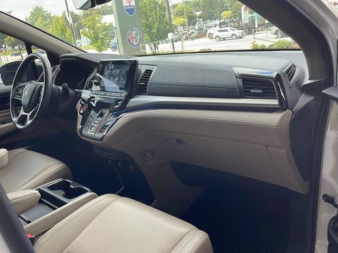 Used 2024 Honda Odyssey Touring image 11