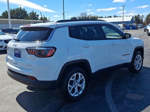 Certified 2024 Jeep Compass Latitude image 6