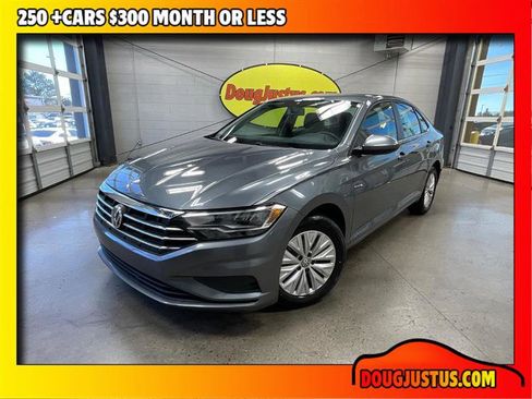 Used 2020 Volkswagen Jetta SE image 1