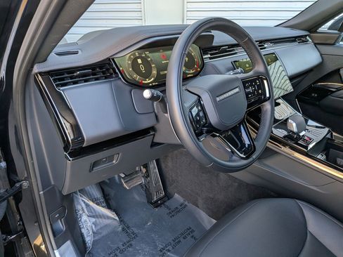 Used 2025 Land Rover Range Rover Sport Dynamic SE image 13