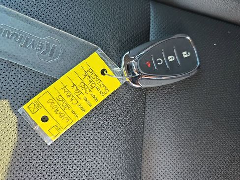 Used 2025 Chevrolet Trax RS w/ Driver Confidence Package FWD image 35