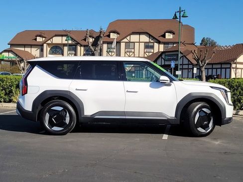 New 2026 Kia EV9 Light image 3