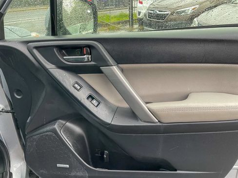 Used 2015 Subaru Forester 2.5i Touring AWD/4WD image 35