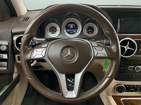 Used 2015 Mercedes-Benz GLK 350 2WD image 17