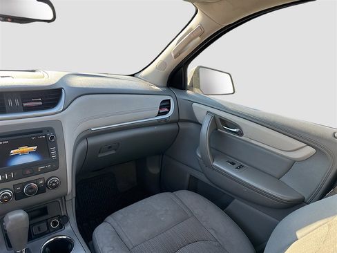 Used 2015 Chevrolet Traverse LS image 21