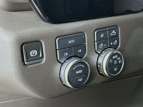 Used 2025 GMC Sierra 1500 SLT w/ SLT Premium Package AWD/4WD image 12