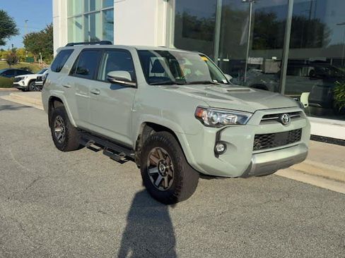 Used 2023 Toyota 4Runner TRD Off-Road Premium w/ Moonroof Package AWD/4WD image 4