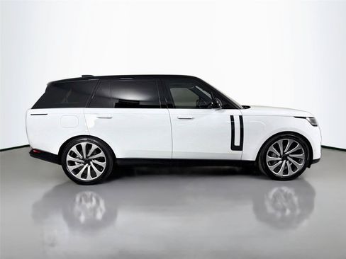 New 2026 Land Rover Range Rover Long Wheelbase SE AWD/4WD image 4