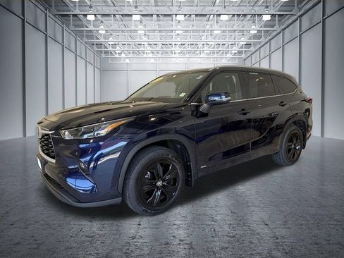 Used 2026 Toyota Highlander XLE AWD/4WD image 2