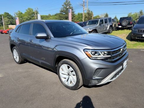 Used 2021 Volkswagen Atlas Cross Sport SE w/ Panoramic Sunroof Package AWD/4WD image 2