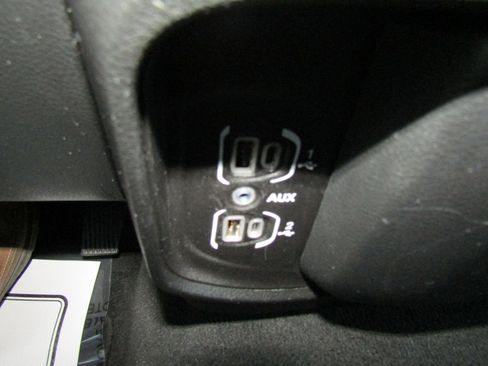 Used 2022 RAM 1500 Big Horn AWD/4WD image 35