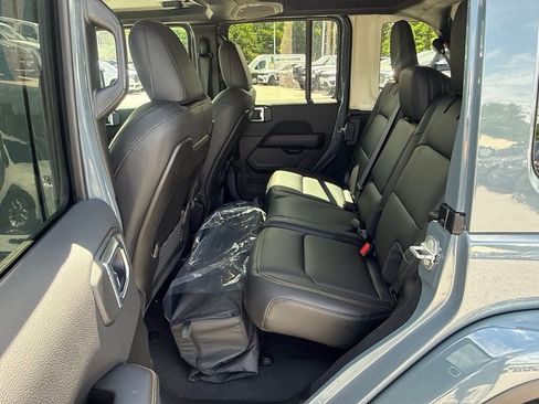 New 2026 Jeep Wrangler Unlimited Sahara AWD/4WD image 19