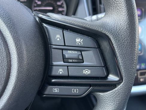Used 2025 Subaru Crosstrek 2.0i Premium image 17