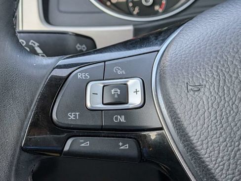 Used 2018 Volkswagen Atlas SE FWD image 26