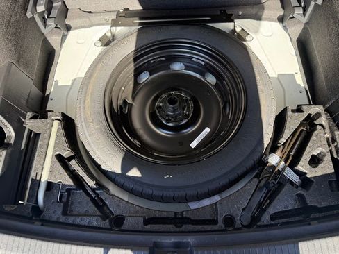 Used 2022 Volkswagen Tiguan SE R-Line image 30