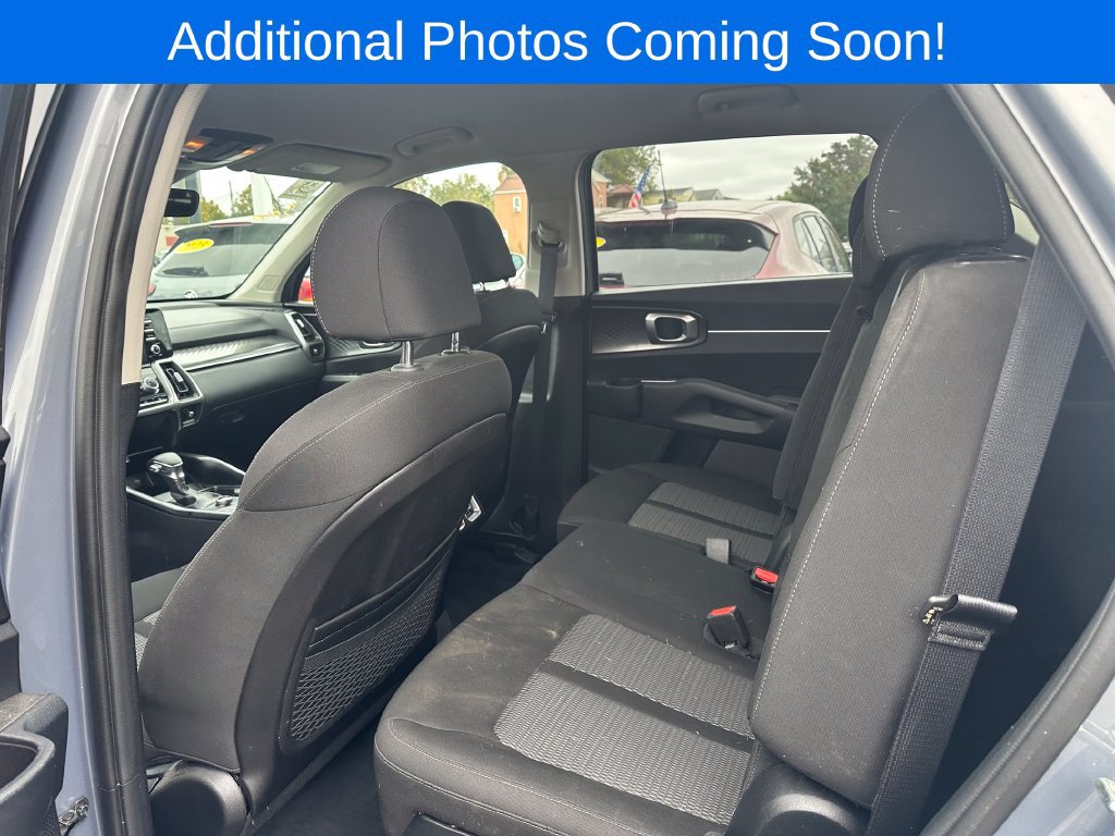 Used 2023 Kia Sorento LX AWD/4WD image 11