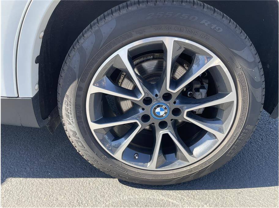 Used 2018 BMW X5 xDrive40e AWD/4WD image 21