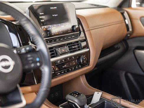 Used 2024 Nissan Pathfinder Platinum AWD/4WD image 22
