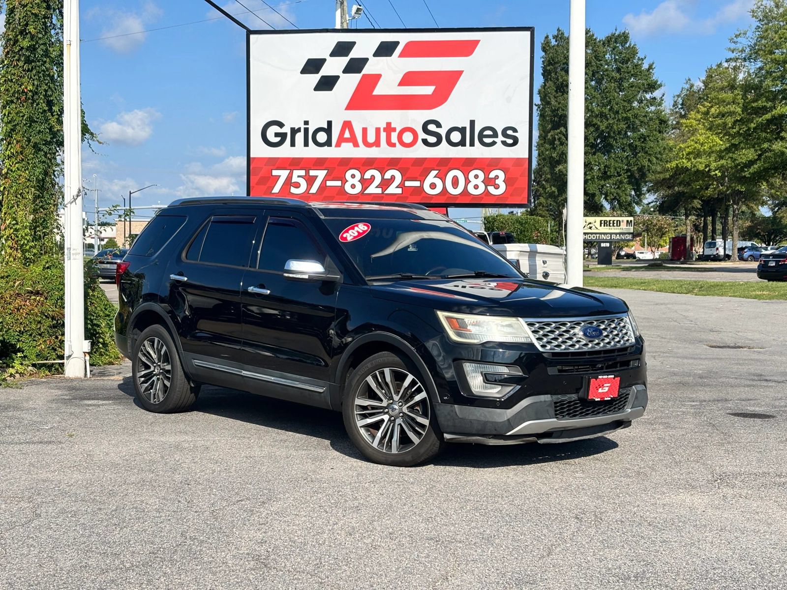 Used 2016 Ford Explorer Platinum AWD/4WD image 1