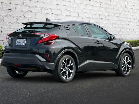 Used 2018 Toyota C-HR XLE image 4