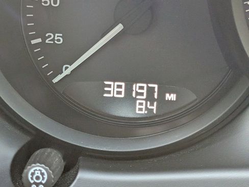 Certified 2023 Porsche Macan image 18