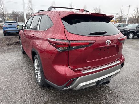 Used 2026 Toyota Highlander Platinum AWD/4WD image 16