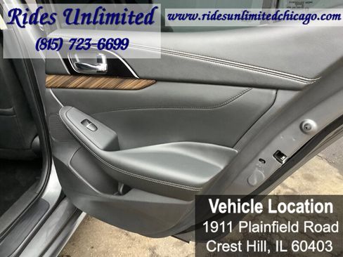 Used 2017 Nissan Maxima Platinum image 29