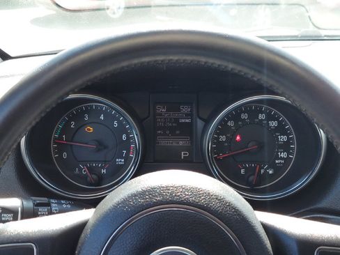 Used 2013 Jeep Grand Cherokee Laredo w/ Laredo E Group image 13