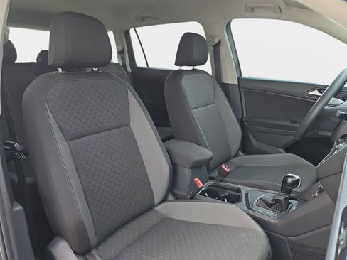 Used 2020 Volkswagen Tiguan S image 12