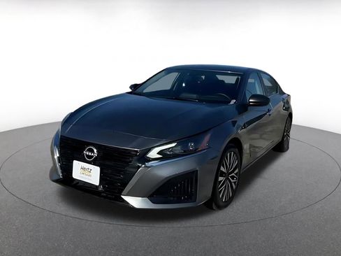 Used 2025 Nissan Altima 2.5 SV image 7