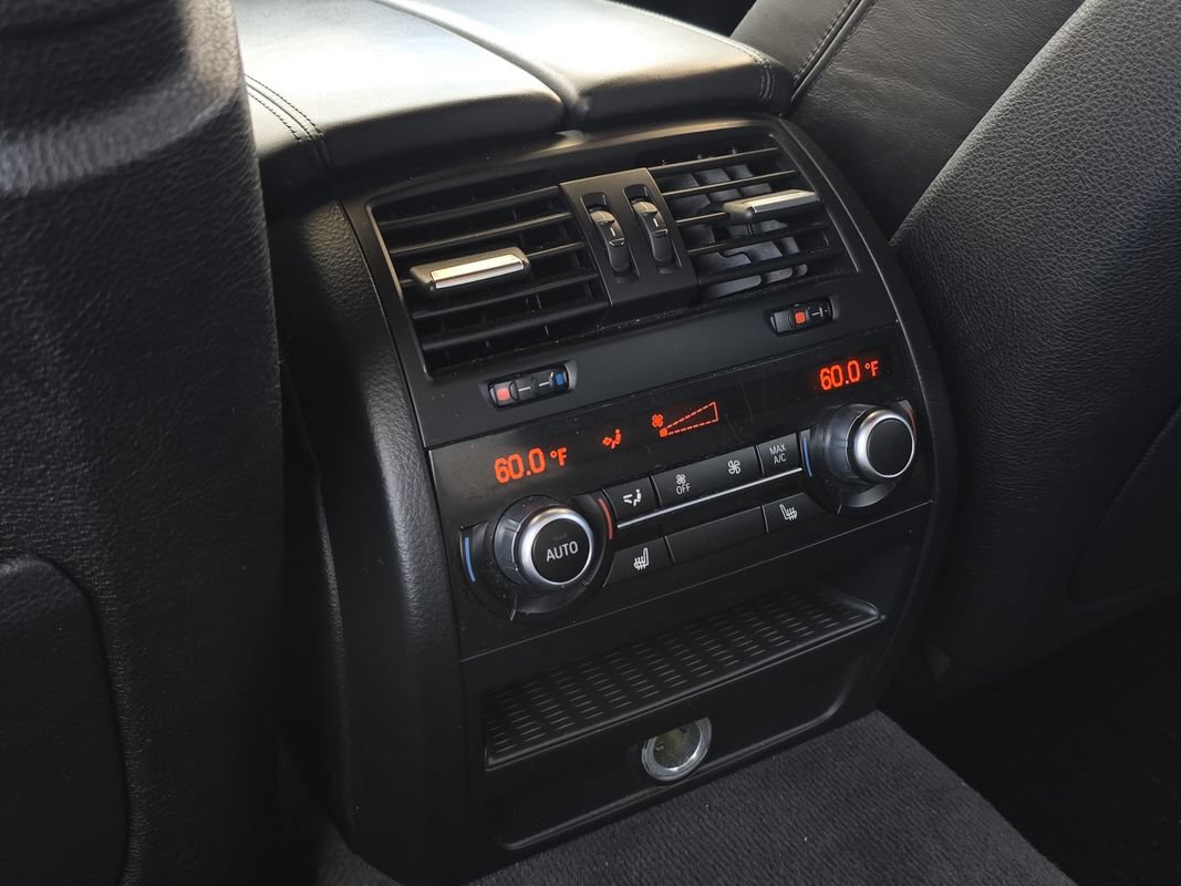 Used 2015 BMW M5 RWD image 31
