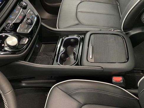 New 2026 Chrysler Pacifica Limited w/ Trailer Tow Group image 21