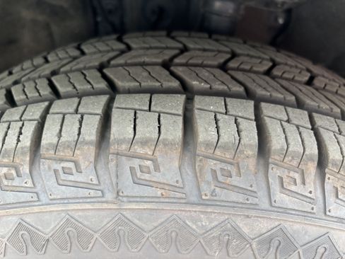 Certified 2024 Toyota Highlander LE AWD/4WD image 12