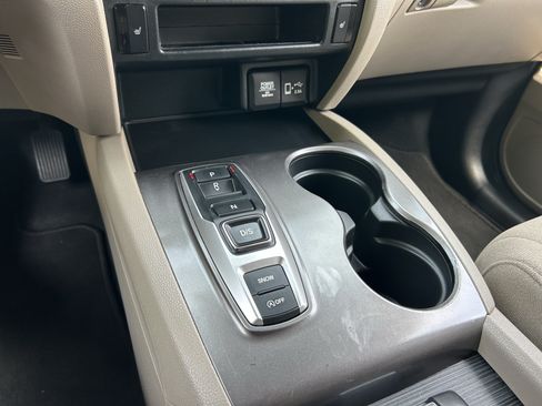 Used 2021 Honda Pilot EX image 24